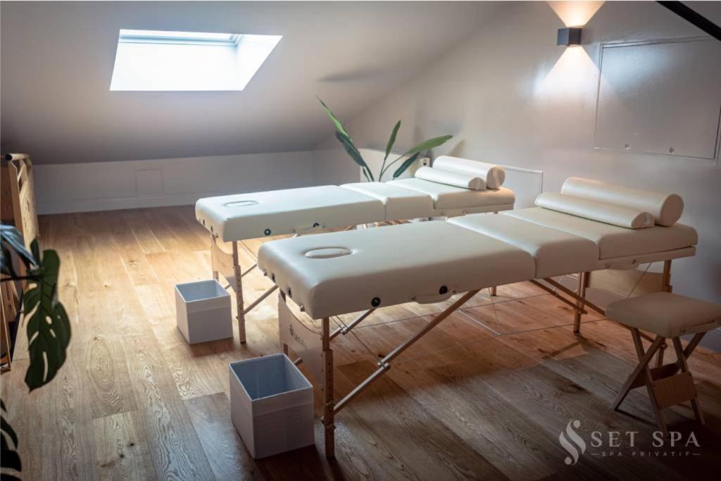 Set Spa Moeskroen Buitenkant foto