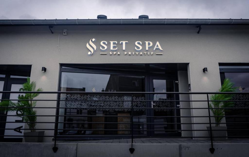 Set Spa Moeskroen Buitenkant foto